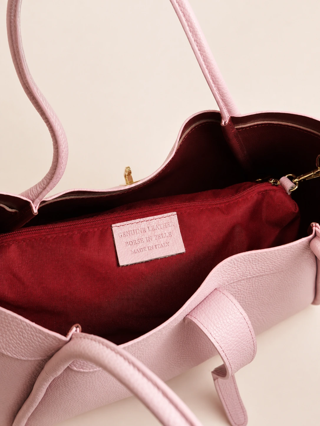 Conciatori tote interior, lining, stitching and leather edges